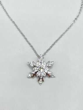 MLG Jewelry Sterling Silver Crystal Snowflake Pendant Necklace